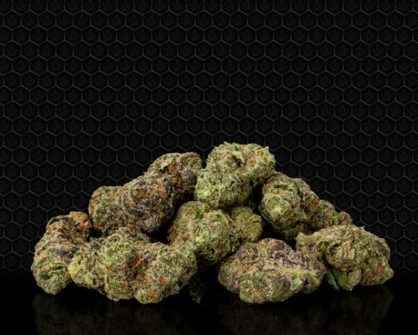 Blazin' Betty Flower Smalls - Hybrid Strain